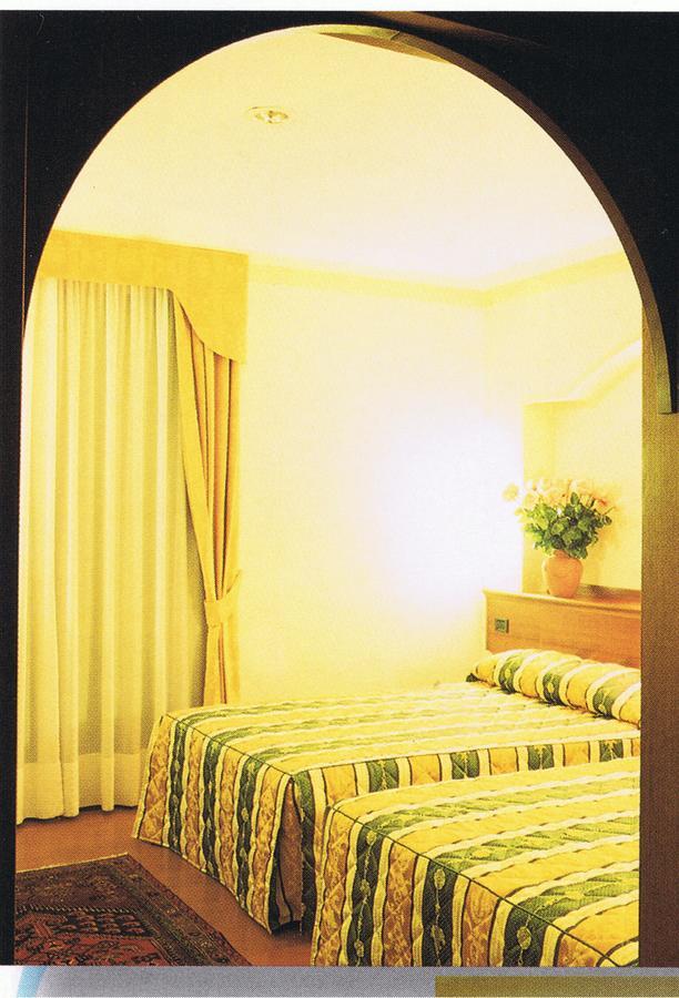 Hotel Piroga Padova Selvazzano Dentro Chambre photo