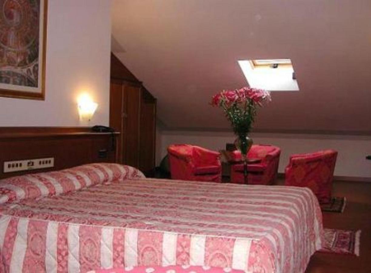 Hotel Piroga Padova Selvazzano Dentro Chambre photo