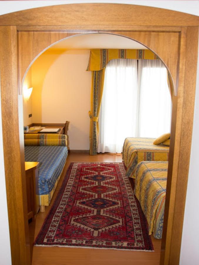 Hotel Piroga Padova Selvazzano Dentro Extérieur photo